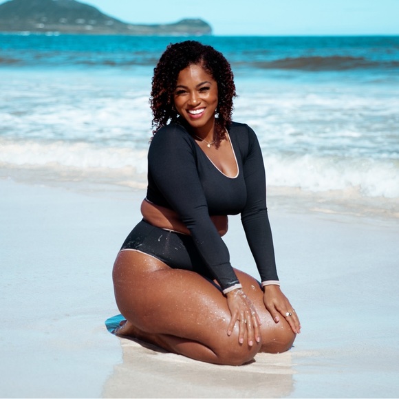 REVERSIBLE SUSTAINABLE LONG SLEEVE BIKINI BLACK & TAN - Picture 4 of 9